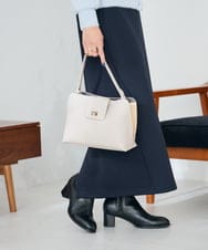 KS5AD20059 a.v.v(アー・ヴェ・ヴェ) バイカラービットバッグ アイボリー