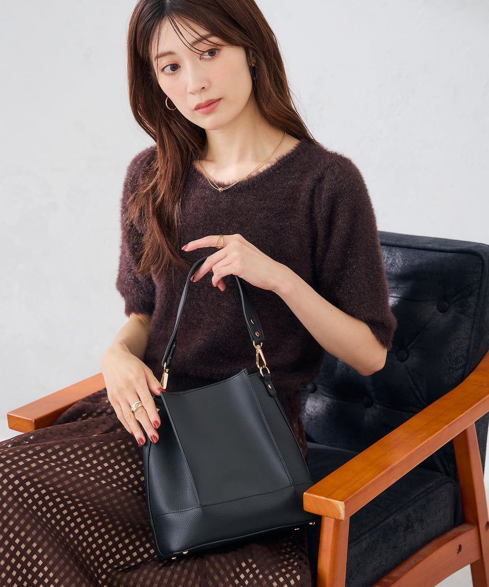 KS5AG04059 a.v.v(アー・ヴェ・ヴェ) ハンドバッグ アイボリー