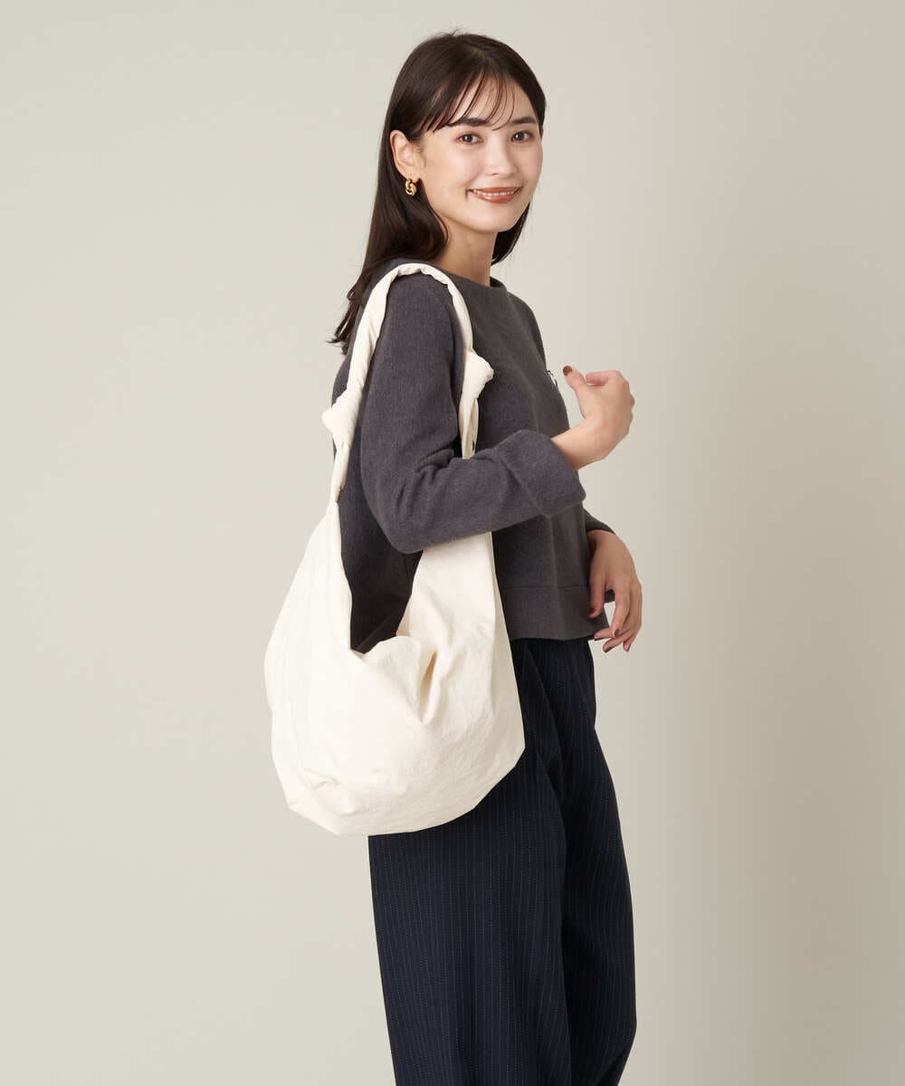 KS5AV32034 a.v.v(アー・ヴェ・ヴェ) ノットハンドビックショルダー ベージュ
