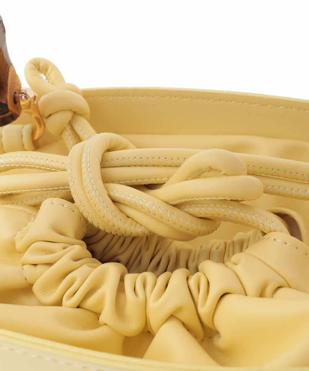 KS5ED02064 a.v.v(アー・ヴェ・ヴェ) バンブーハンドルミニバケツトート ライトイエロー