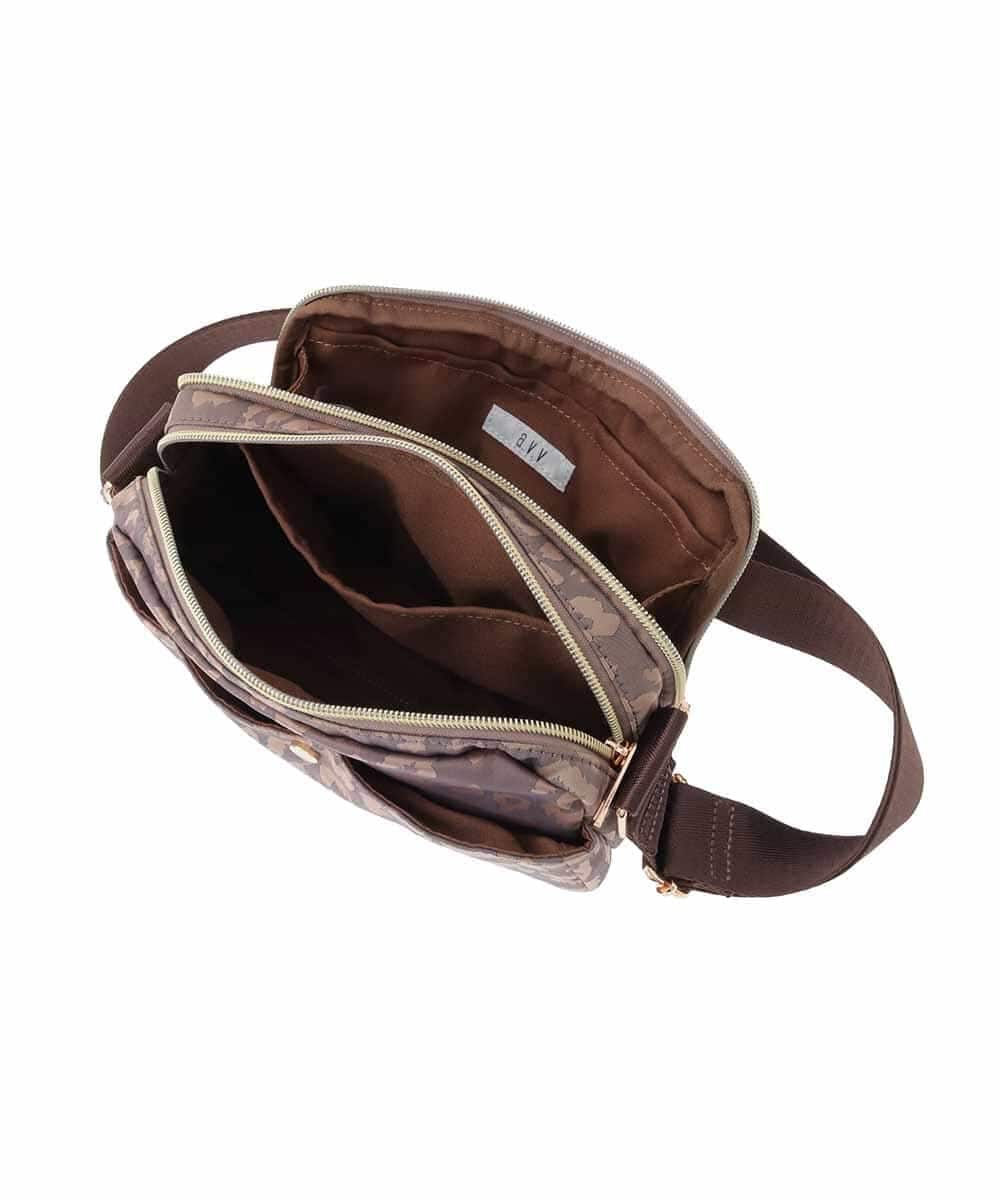 KS5GD01046 a.v.v(アー・ヴェ・ヴェ) メニ—ポケットショルダーバッグ ブラウン