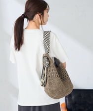 KS5GD08059 a.v.v(アー・ヴェ・ヴェ) ミックス編み雑材バッグ ブルー