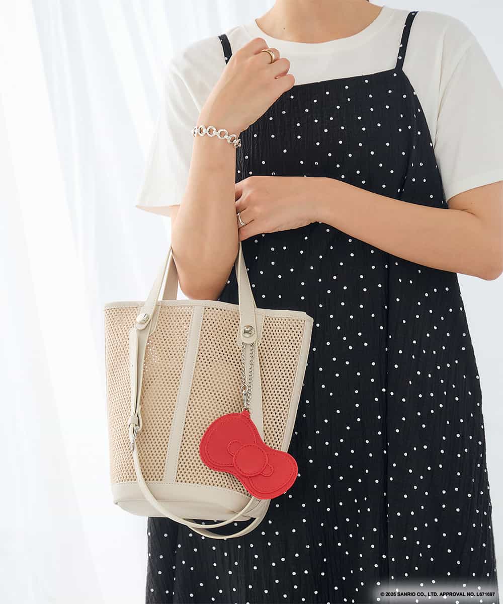KS5ID22059 a.v.v(アー・ヴェ・ヴェ) HELLO KITTY リボンポーチチャーム付きメッシュバッグ ホワイト