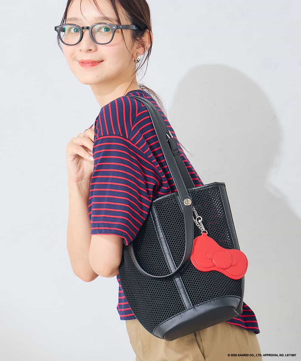 KS5ID22059 a.v.v(アー・ヴェ・ヴェ) HELLO KITTY リボンポーチチャーム付きメッシュバッグ ブラック