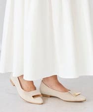 KS6GD02059 a.v.v(アー・ヴェ・ヴェ) バックル付きローカットパンプス アイボリー