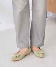 KS6GD02059 a.v.v(アー・ヴェ・ヴェ) バックル付きローカットパンプス アイボリー