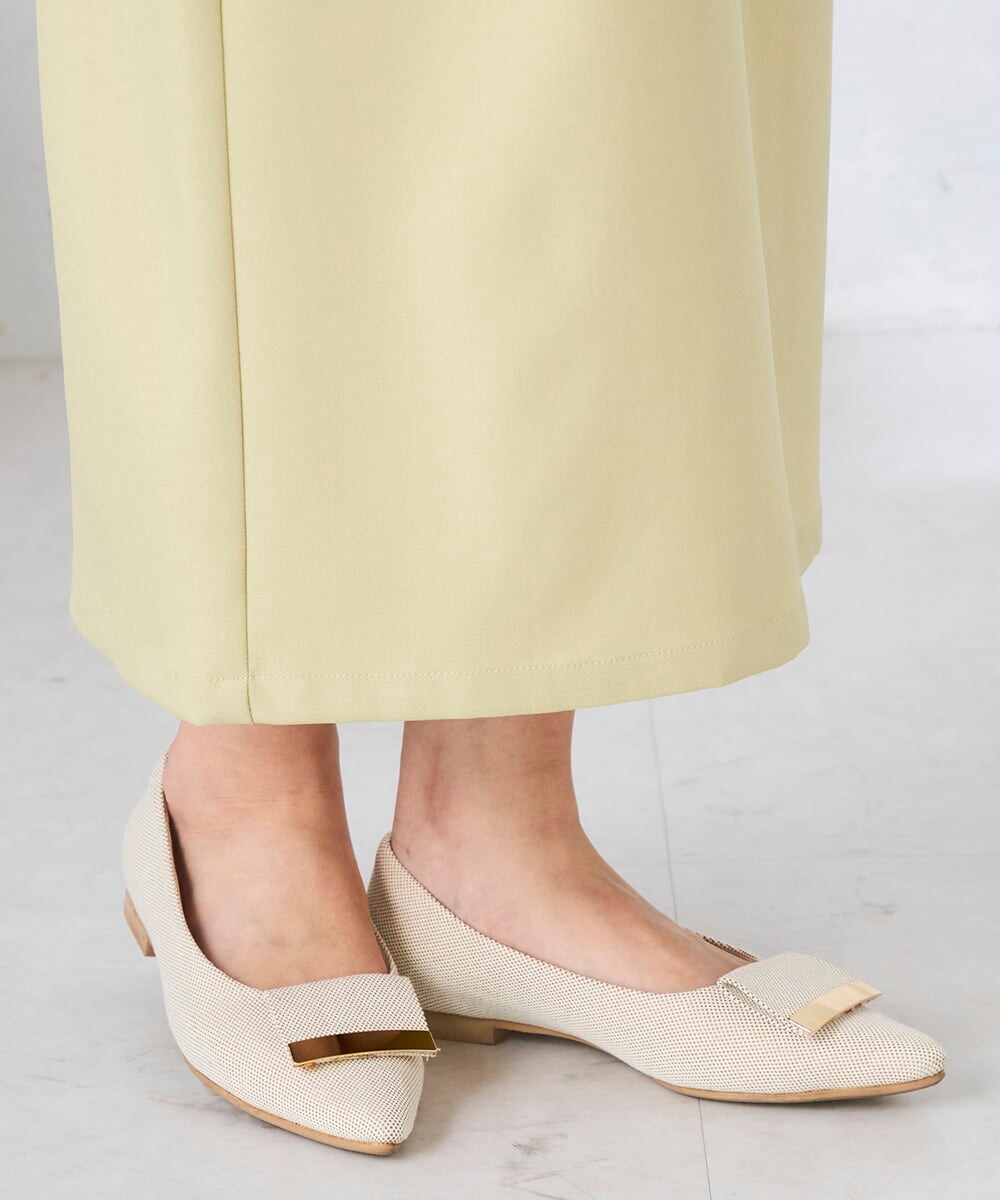 KS6GD02059 a.v.v(アー・ヴェ・ヴェ) バックル付きローカットパンプス アイボリー