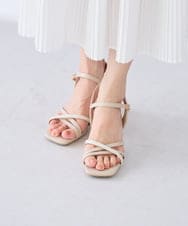 KS6GD07059 a.v.v(アー・ヴェ・ヴェ) クロスストラップサンダル アイボリー