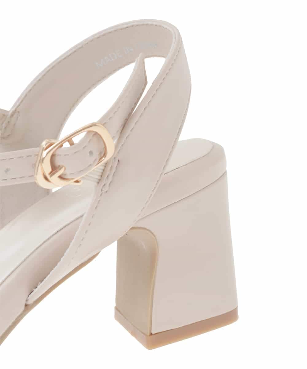 KS6GD07059 a.v.v(アー・ヴェ・ヴェ) クロスストラップサンダル アイボリー