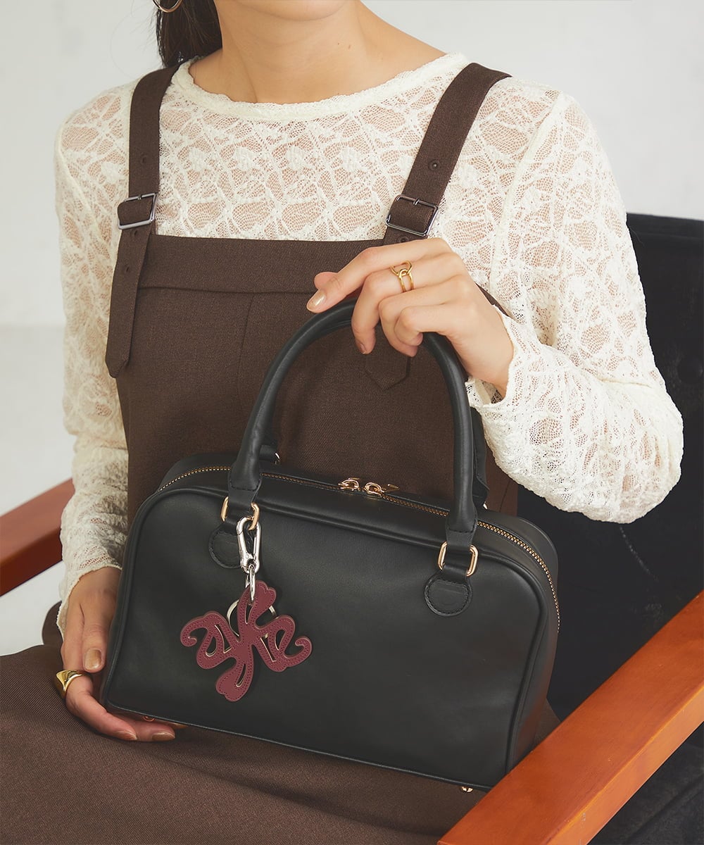 KSYAD01019 a.v.v(アー・ヴェ・ヴェ) ロゴチャーム パープル