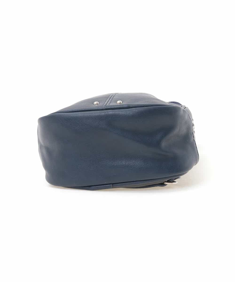 KT5AJ13049 a.v.v MEN(アー・ヴェ・ヴェ) BODY BAG ネイビー