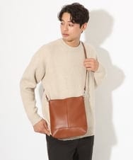 KT5AV74029 a.v.v MEN(アー・ヴェ・ヴェ) ショルダーバッグ【ドコデモBAGシリーズ】 ブラウン