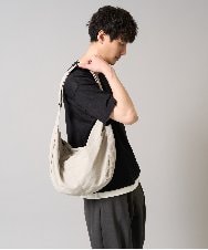 KT5GA77044 a.v.v MEN(アー・ヴェ・ヴェ) 【撥水/ユニセックス】ショルダーバッグ ライトグレー