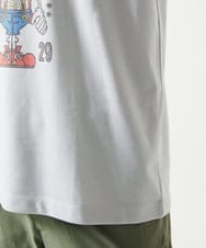 MKKIC25069 MK MICHEL KLEIN HOMME(MKミッシェルクランオム) MOT8ｺﾗﾎﾞｳｻｷﾞﾌﾟﾘﾝﾄTｼｬﾂ ライトグレー