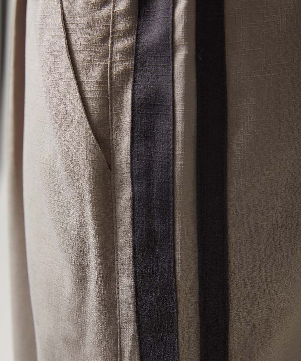 MKLGC84090 MK MICHEL KLEIN HOMME(MKミッシェルクランオム) サイドラインスラックス アイボリー