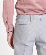 MNLTV61190 MICHEL KLEIN HOMME(ミッシェルクラン オム) ヘリンボンプレビアシャンブレースラックスパンツ 撥水 ライトグレー