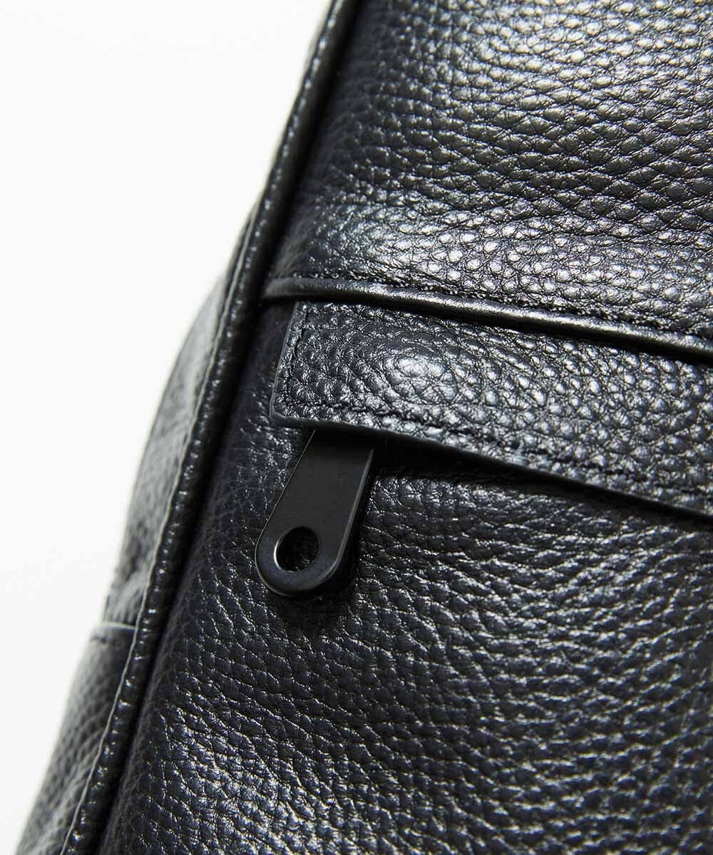 MO5AD51300 MICHEL KLEIN HOMME(ミッシェルクラン オム) レザーボディバッグ ブラック
