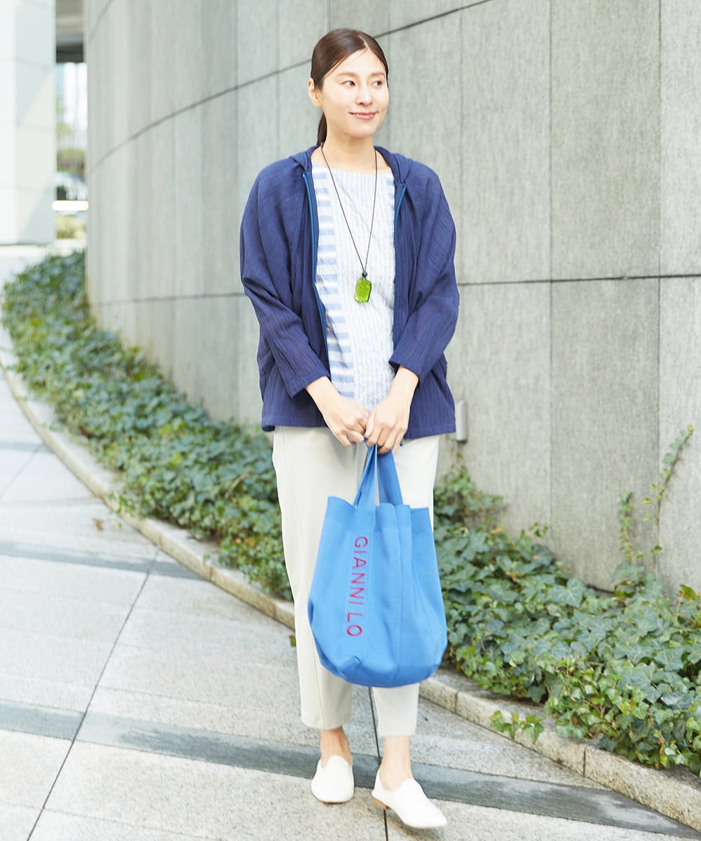 NGBGA23330 GIANNI LO GIUDICE(ジャンニ ロ ジュディチェ) [洗える]コットン楊柳ラグランスリーブフーディー ネイビー