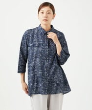 NGBJB11270 GIANNI LO GIUDICE(ジャンニ ロ ジュディチェ) [洗える・日本製]ミラクルウェーブブロックプリントブラウス ネイビー