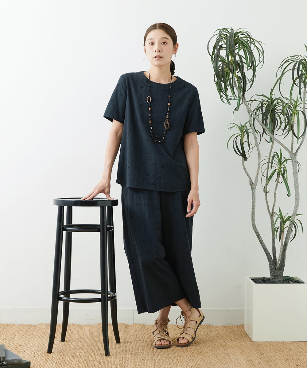 NGBJT25230 GIANNI LO GIUDICE(ジャンニ ロ ジュディチェ) [洗える]スラブコットンドット刺繍プルオーバーブラウス ブラック