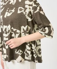 NGKGE50270 GIANNI LO GIUDICE(ジャンニ ロ ジュディチェ) [洗える・日本製]アイアスポップフラワープリントイレヘムカットソー カーキ