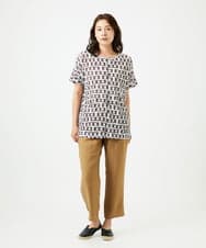 NGKHC21230 GIANNI LO GIUDICE(ジャンニ ロ ジュディチェ) [洗える・日本製]融着幾何プリントドルマンカットソー ブラウン
