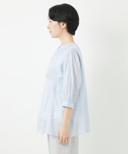 NHBGC89190 GIANNI LO GIUDICE(小さいサイズ)(メゾン ドゥ サンク) コットンボイルノーカラーデザインブラウス ライトブルー
