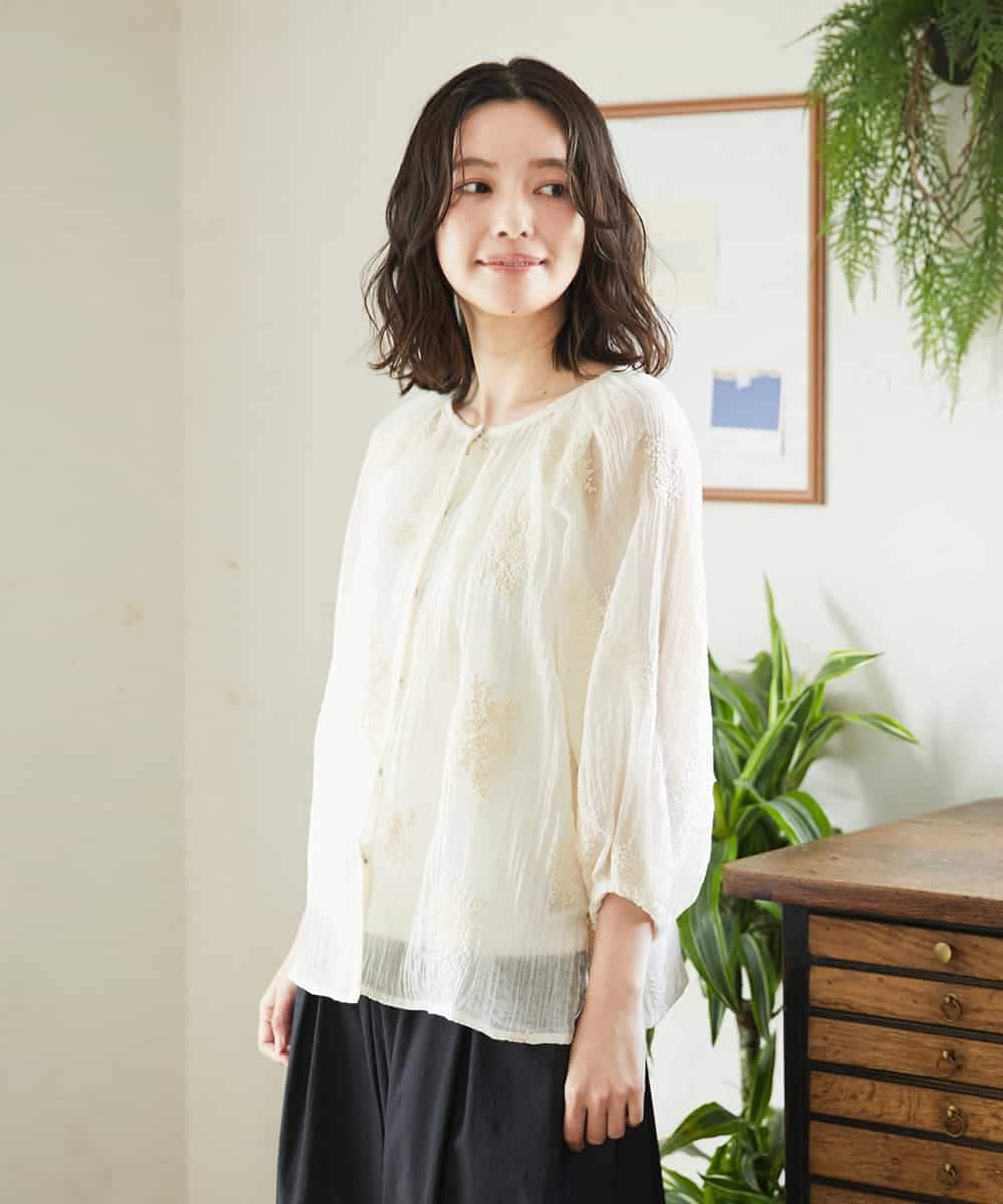 NHBGF93290 GIANNI LO GIUDICE(小さいサイズ)(メゾン ドゥ サンク) 楊柳フラワー刺しゅうブラウス ホワイト