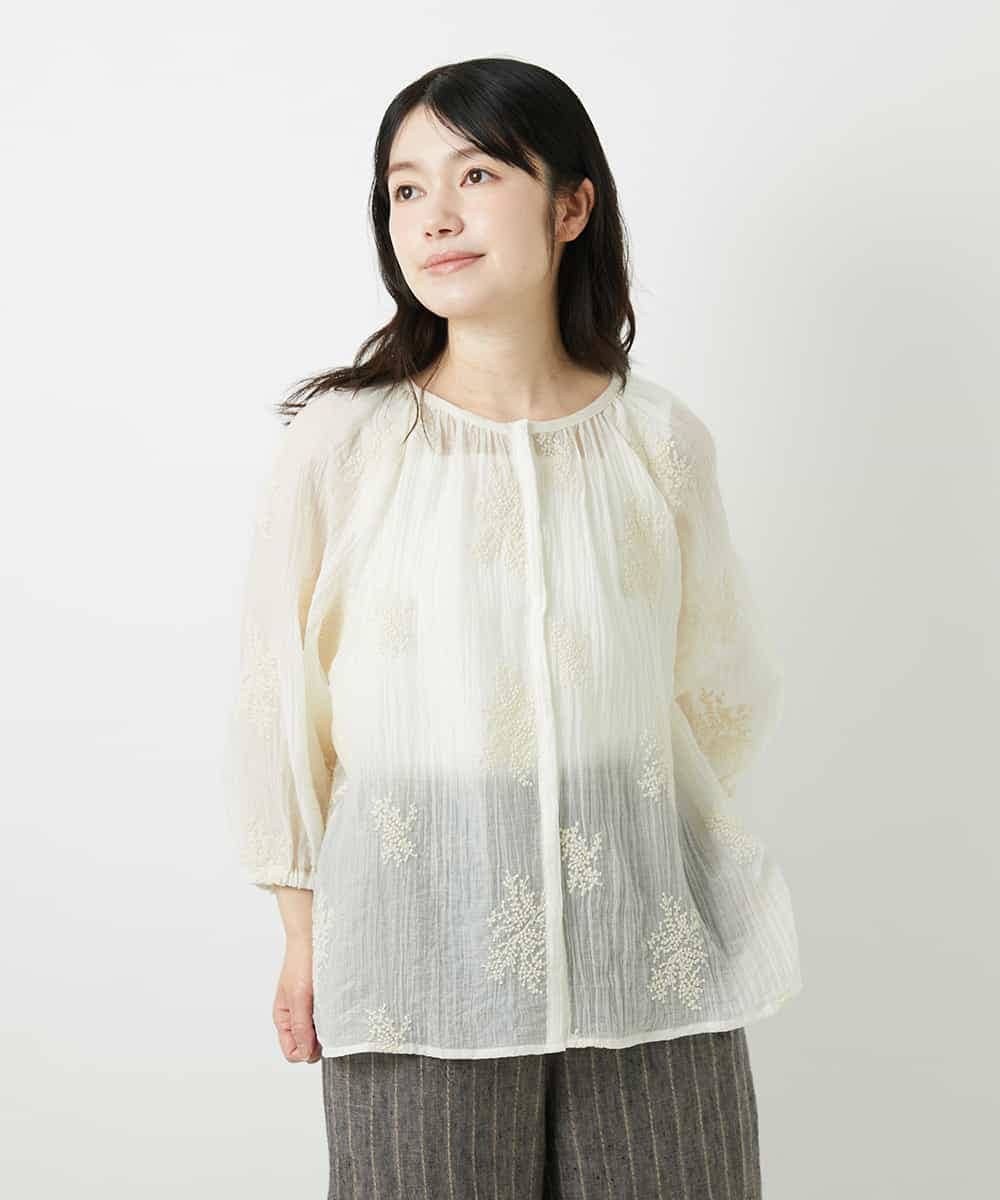NHBGF93290 GIANNI LO GIUDICE(小さいサイズ)(メゾン ドゥ サンク) 楊柳フラワー刺しゅうブラウス ホワイト