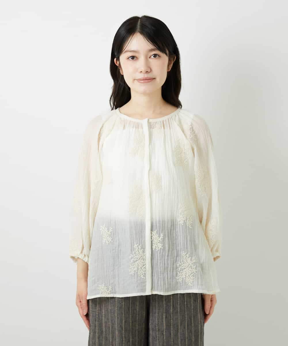 NHBGF93290 GIANNI LO GIUDICE(小さいサイズ)(メゾン ドゥ サンク) 楊柳フラワー刺しゅうブラウス ホワイト
