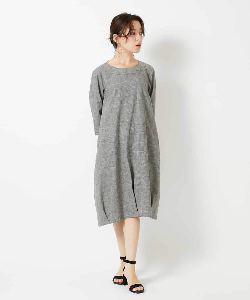 NHEHF82330 GIANNI LO GIUDICE(小さいサイズ)(メゾン ドゥ サンク) コットンリネンコクーンラインワンピース ブラック（グレンチェック）