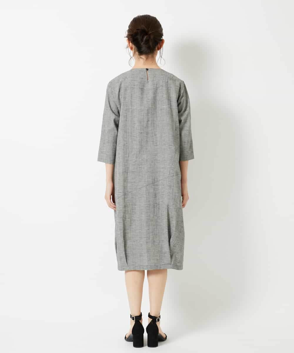 NHEHF82330 GIANNI LO GIUDICE(小さいサイズ)(メゾン ドゥ サンク) コットンリネンコクーンラインワンピース ブラック（グレンチェック）