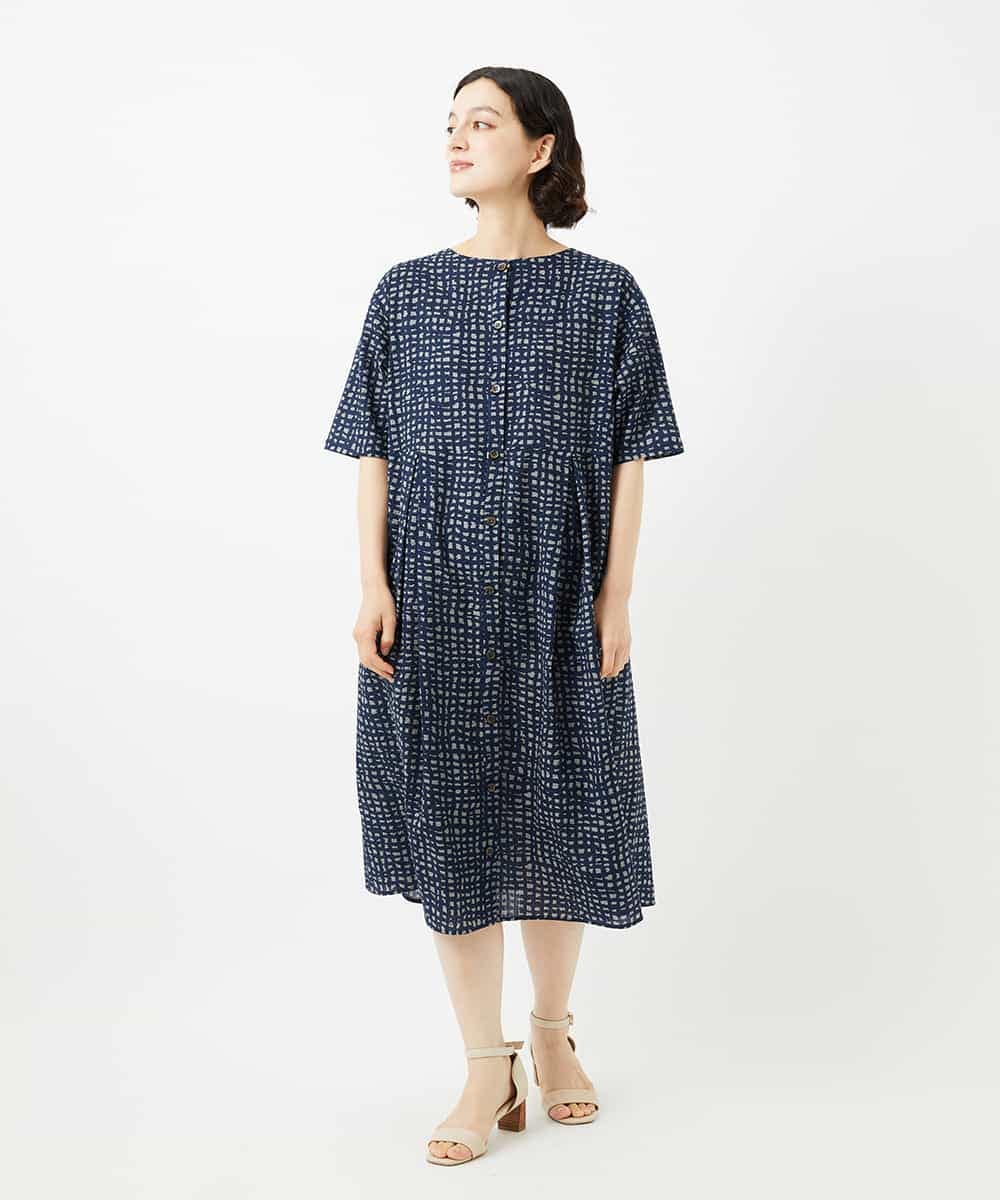 NHEJB11390 GIANNI LO GIUDICE(小さいサイズ)(メゾン ドゥ サンク) [日本製]ミラクルウェーブブロックプリントワンピース ネイビー系