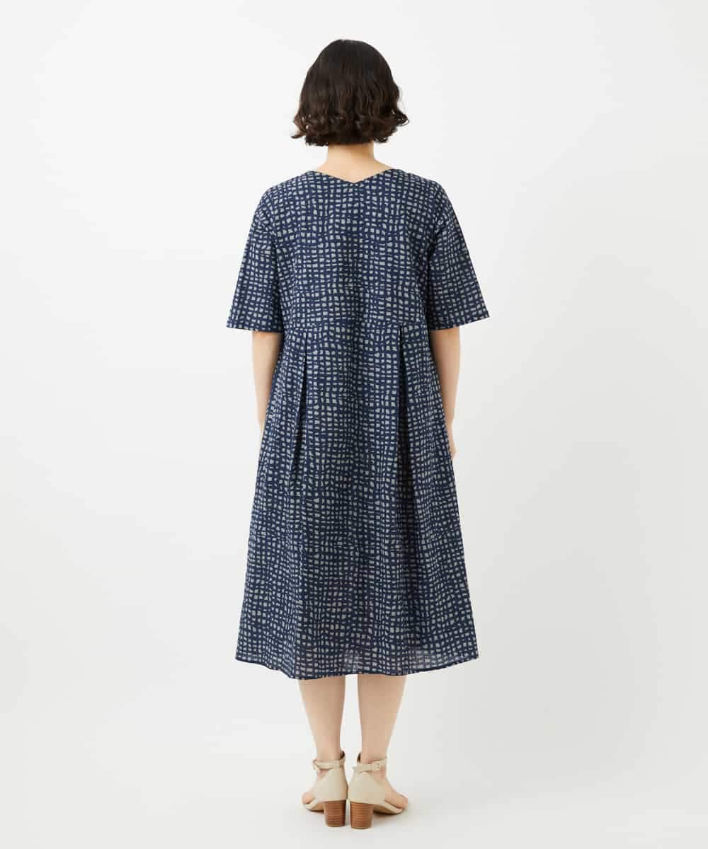 NHEJB11390 GIANNI LO GIUDICE(小さいサイズ)(メゾン ドゥ サンク) [日本製]ミラクルウェーブブロックプリントワンピース ネイビー系