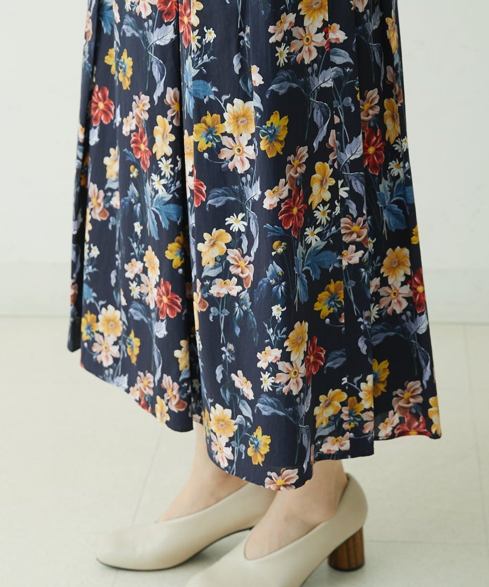NHHGU81290 GIANNI LO GIUDICE(小さいサイズ)(メゾン ドゥ サンク) LIBERTYプリントタックギャザースカート（BARBARA COVINGTON） ネイビー系