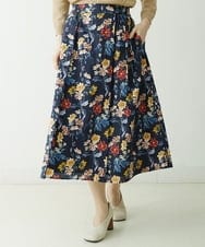 NHHGU81290 GIANNI LO GIUDICE(小さいサイズ)(メゾン ドゥ サンク) LIBERTYプリントタックギャザースカート（BARBARA COVINGTON） ネイビー系