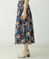 NHHGU81290 GIANNI LO GIUDICE(小さいサイズ)(メゾン ドゥ サンク) LIBERTYプリントタックギャザースカート（BARBARA COVINGTON） ネイビー系