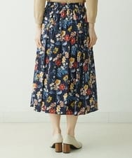 NHHGU81290 GIANNI LO GIUDICE(小さいサイズ)(メゾン ドゥ サンク) LIBERTYプリントタックギャザースカート（BARBARA COVINGTON） ネイビー系