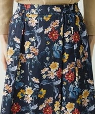 NHHGU81290 GIANNI LO GIUDICE(小さいサイズ)(メゾン ドゥ サンク) LIBERTYプリントタックギャザースカート（BARBARA COVINGTON） ネイビー系