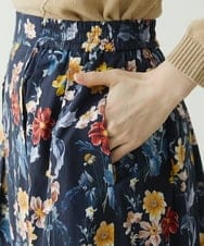 NHHGU81290 GIANNI LO GIUDICE(小さいサイズ)(メゾン ドゥ サンク) LIBERTYプリントタックギャザースカート（BARBARA COVINGTON） ネイビー系