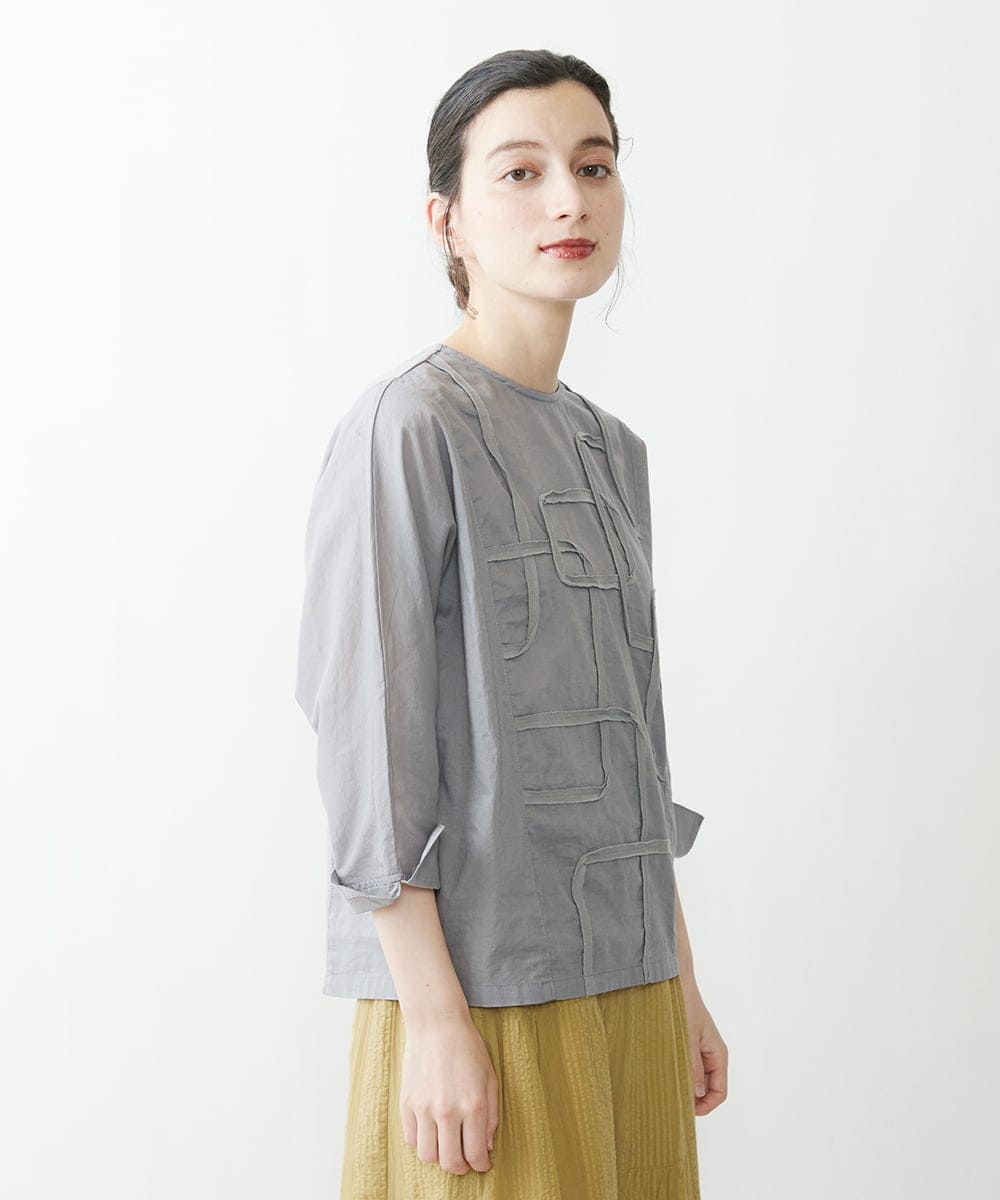 NHKGQ33240 GIANNI LO GIUDICE(小さいサイズ)(メゾン ドゥ サンク) テープ刺繍幾何柄デザイントップス ブルーグリーン