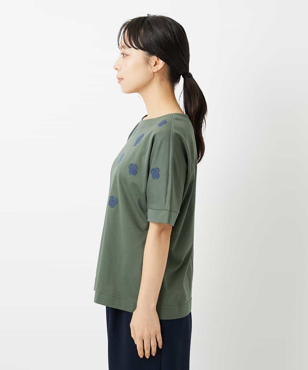 NHKHD02150 GIANNI LO GIUDICE(小さいサイズ)(メゾン ドゥ サンク) 天竺フラワー刺繍カットソー カーキ