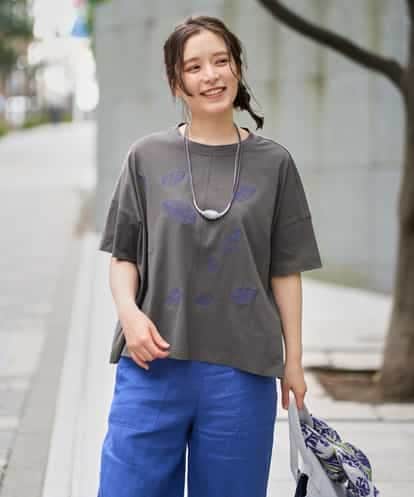 NHKHE62180 GIANNI LO GIUDICE(小さいサイズ) コットン天竺リーフ刺繍カットソー