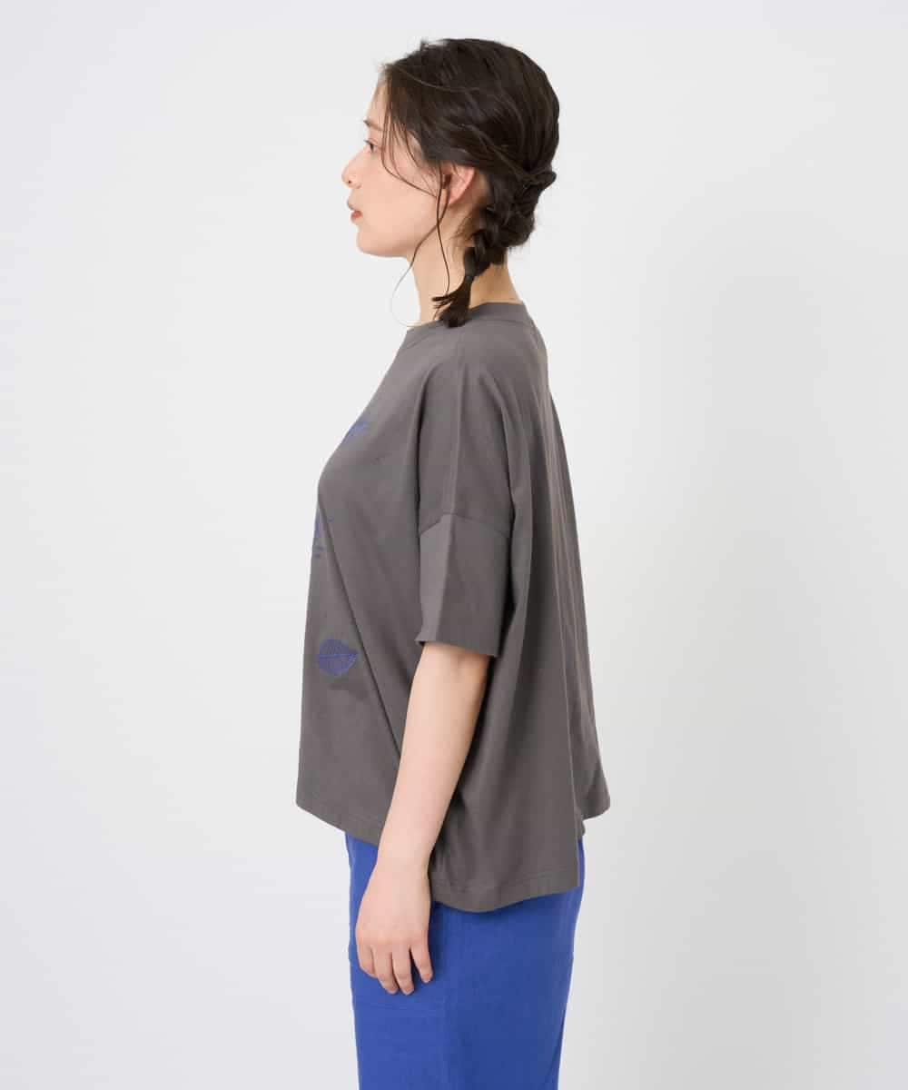 NHKHE62180 GIANNI LO GIUDICE(小さいサイズ)(メゾン ドゥ サンク) コットン天竺リーフ刺繍カットソー ブラウン
