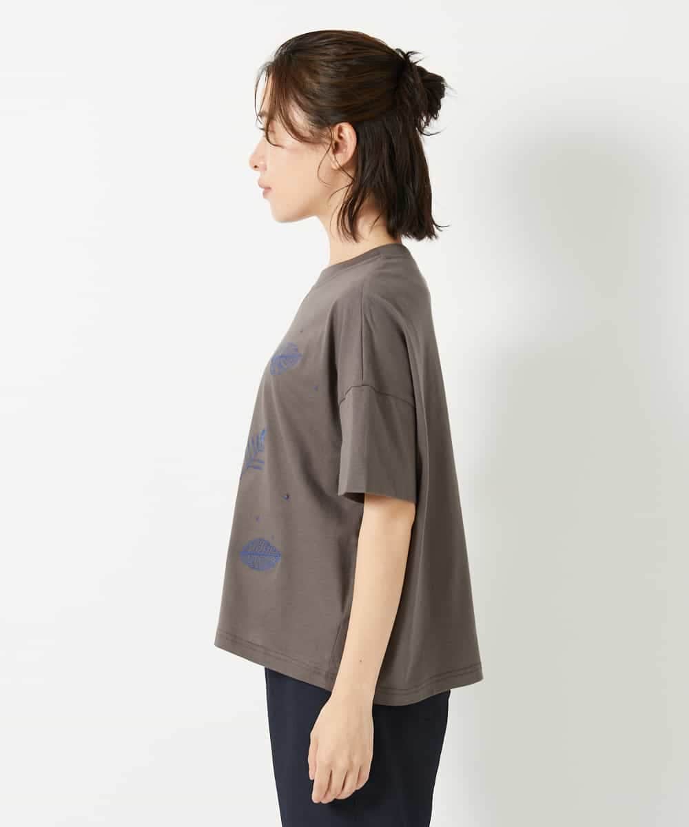 NHKHE62180 GIANNI LO GIUDICE(小さいサイズ)(メゾン ドゥ サンク) コットン天竺リーフ刺繍カットソー ブラウン