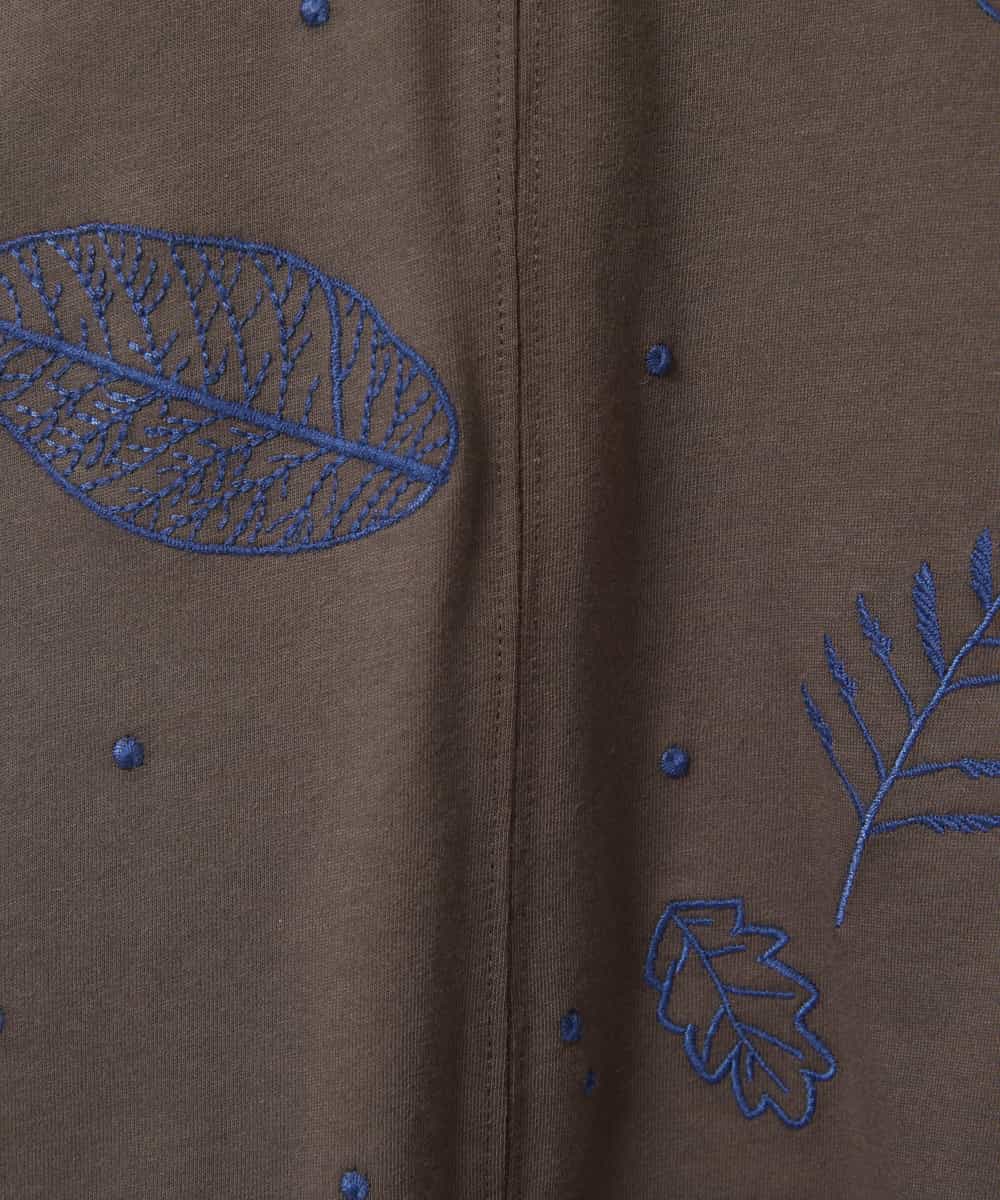 NHKHE62180 GIANNI LO GIUDICE(小さいサイズ)(メゾン ドゥ サンク) コットン天竺リーフ刺繍カットソー ブラウン