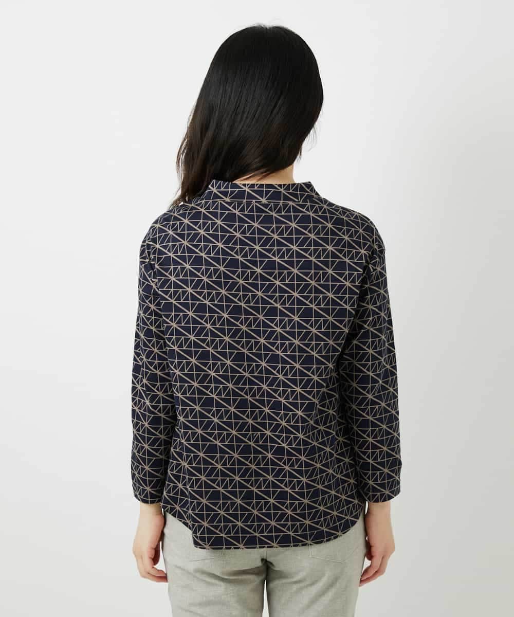 NHKHF89150 GIANNI LO GIUDICE(小さいサイズ)(メゾン ドゥ サンク) ジオメトリックプリントボトルネックカットソー ネイビー