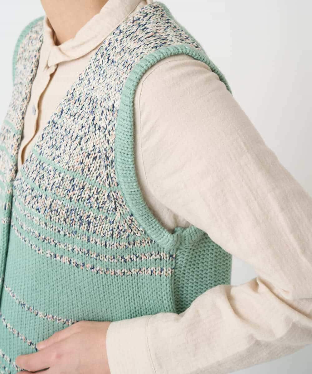 NHSCF50240 GIANNI LO GIUDICE(小さいサイズ)(メゾン ドゥ サンク) カスリパネルボーダーニットベスト グリーン