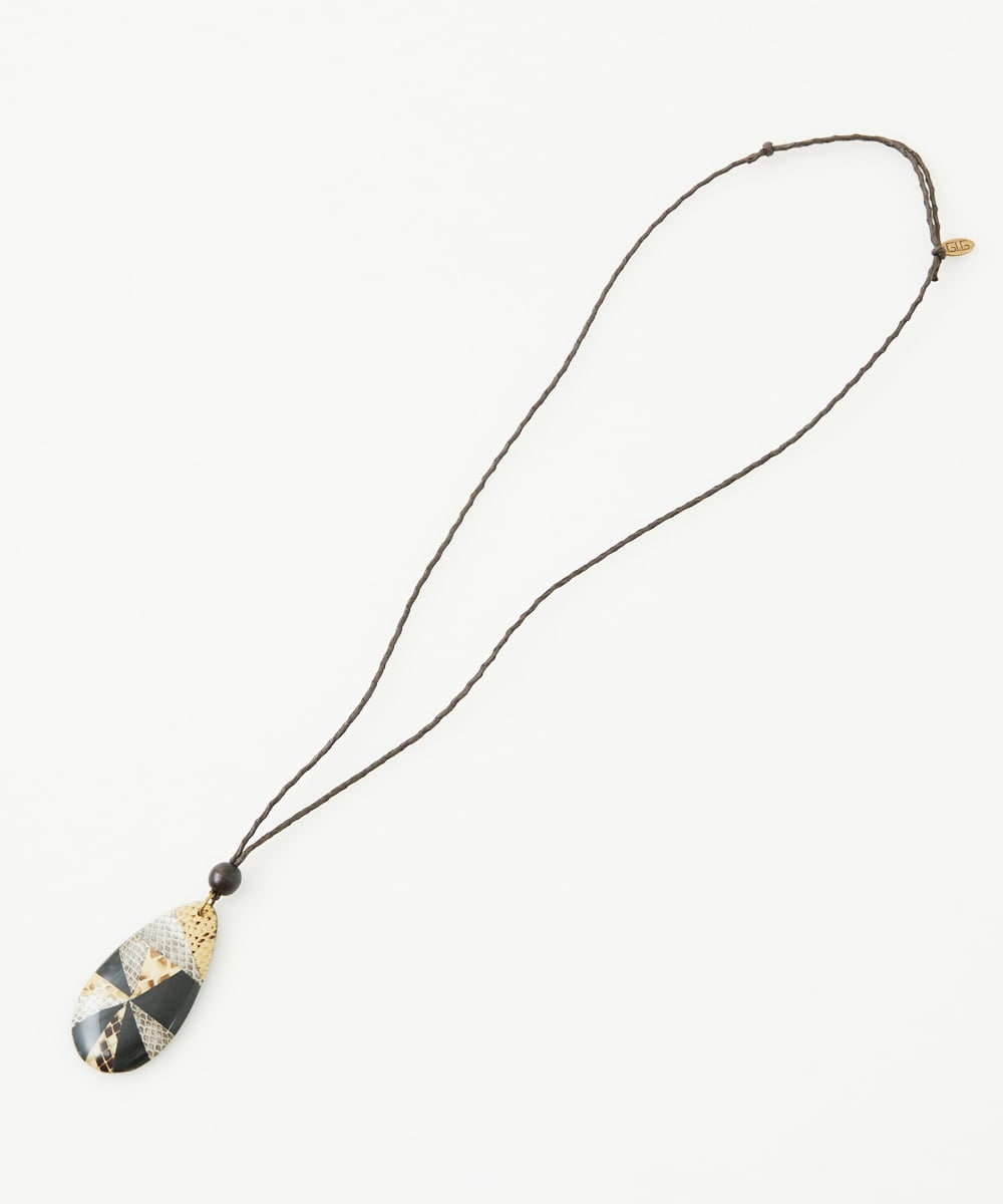 NK2AV06090 GIANNI LO GIUDICE(ジャンニ ロ ジュディチェ) [日本製]スネーク柄パッチワーク風ワントップネックレス アイボリー