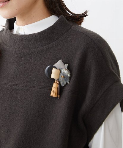 NK2AW05090 GIANNI LO GIUDICE [日本製]木の葉ブローチ